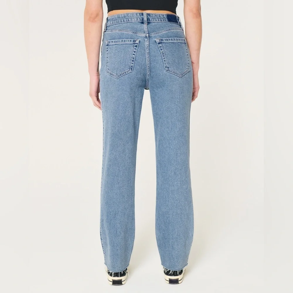 HOLLISTER women’s Ultra High-Rise Medium Wash 90s Straight Jeans
